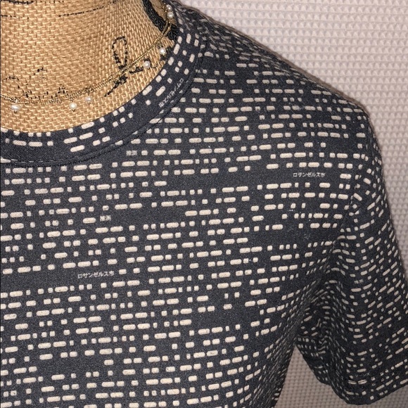 Guess Tee - Picture 2 of 5